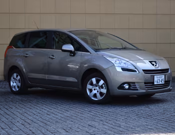 Peugeot 5008 [Japan] '02.2013–02.2014