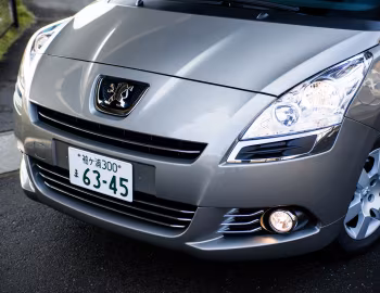Peugeot 5008 [Japan] '02.2013–02.2014