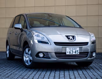 Peugeot 5008 [Japan] '02.2013–02.2014