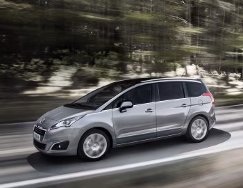 Peugeot 5008 [Worldwide] '2013–16