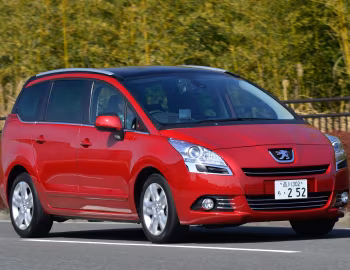 Peugeot 5008 [Japan] '02.2013–02.2014