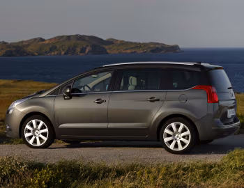 Peugeot 5008 [Worldwide] '2009–13