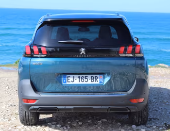 Peugeot 5008 [Worldwide] '2017–20