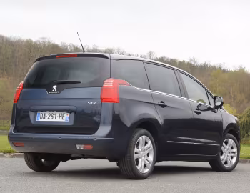 Peugeot 5008 [Worldwide] '2013–16