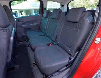 Interior Peugeot 5008 [Japan] '02.2013–02.2014