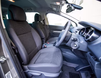 Interior Peugeot 5008 [Japan] '02.2013–02.2014