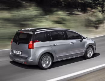Peugeot 5008 [Worldwide] '2013–16