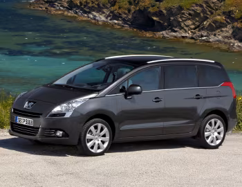 Peugeot 5008 [Worldwide] '2009–13