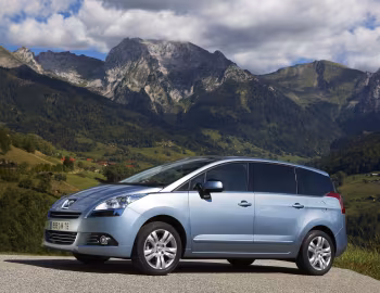 Peugeot 5008 [Worldwide] '2009–13