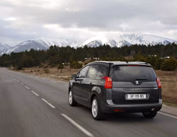 Peugeot 5008 [Worldwide] '2009–13