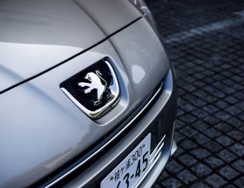 Peugeot 5008 [Japan] '02.2013–02.2014