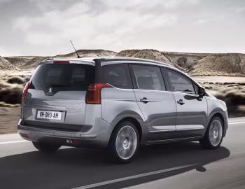 Peugeot 5008 [Worldwide] '2013–16
