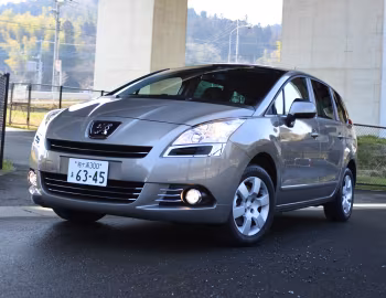 Peugeot 5008 [Japan] '02.2013–02.2014