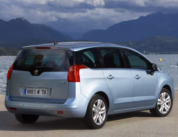 Peugeot 5008 [Worldwide] '2009–13