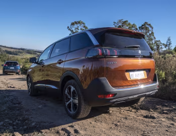 Peugeot 5008 [Latam] '2021–24