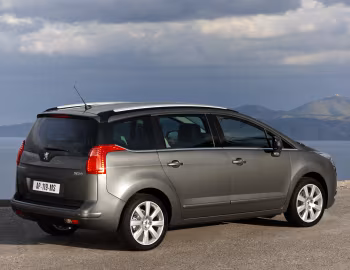 Peugeot 5008 [Worldwide] '2009–13