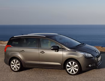 Peugeot 5008 [Worldwide] '2009–13