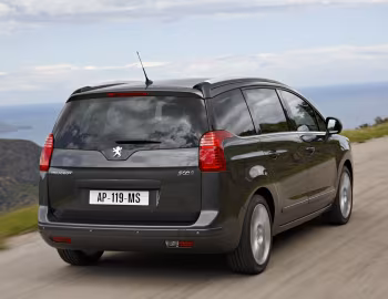 Peugeot 5008 [Worldwide] '2009–13