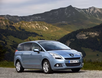 Peugeot 5008 [Worldwide] '2009–13