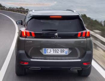 Peugeot 5008 GT [Worldwide] '2017–20
