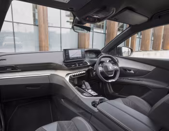 Painel frontal Peugeot 5008 GT [UK-spec] '2021–24