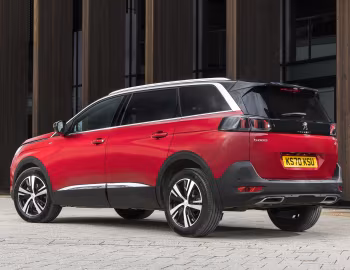 Peugeot 5008 GT [UK-spec] '2021–24