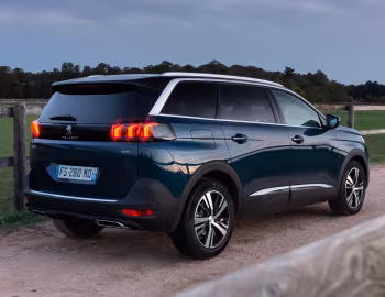 Peugeot 5008 GT [Worldwide] '2020–24