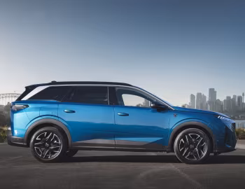 Peugeot 5008 GT Hybrid [Australia] '2025–pr.