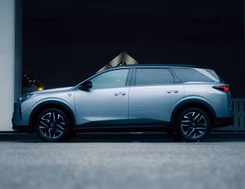 Peugeot 5008 GT Hybrid [Japan] '2026
