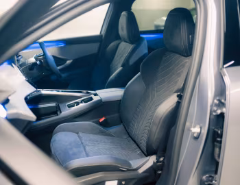 Interior Peugeot 5008 GT Hybrid [Japan] '2026