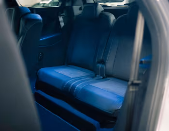 Інтер'єр Peugeot 5008 GT Hybrid [Japan] '2026