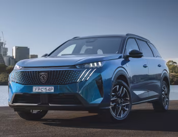 Peugeot 5008 GT Hybrid [Australia] '2025–н.ч.