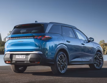 Peugeot 5008 GT Hybrid [Australia] '2025–н.ч.
