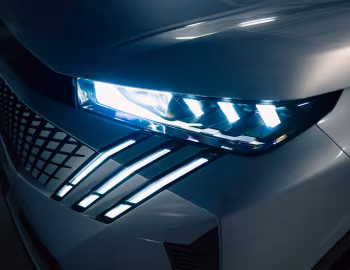 Peugeot 5008 GT Hybrid [Japan] '2026