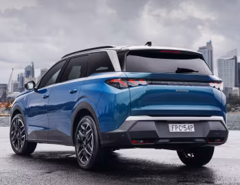 Peugeot 5008 GT Hybrid [Australia] '2025–pr.