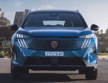 Peugeot 5008 GT Hybrid [Australia] '2025–pr.
