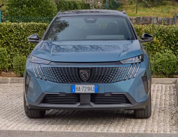 Peugeot 5008 GT Plug-in Hybrid [Worldwide] '2024–pr.