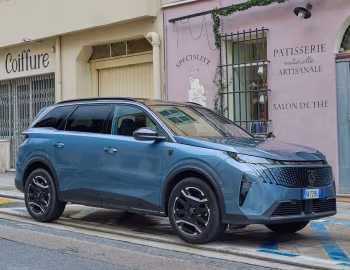 Peugeot 5008 GT Plug-in Hybrid [Worldwide] '2024–pr.