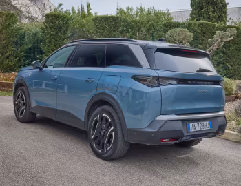 Peugeot 5008 GT Plug-in Hybrid [Worldwide] '2024–pr.
