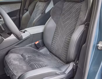 Interior Peugeot 5008 GT Plug-in Hybrid [Worldwide] '2024–pr.