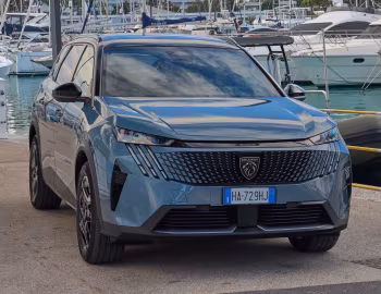Peugeot 5008 GT Plug-in Hybrid [Worldwide] '2024–pr.