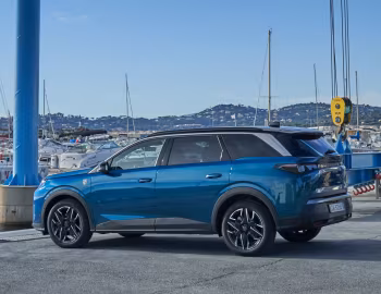 Peugeot 5008 GT Hybrid [Worldwide] '2024–pr.