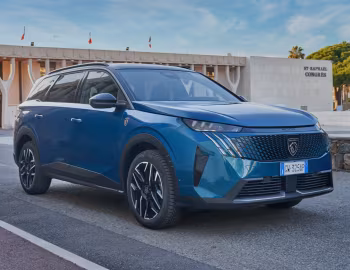 Peugeot 5008 GT Hybrid [Worldwide] '2024–pr.