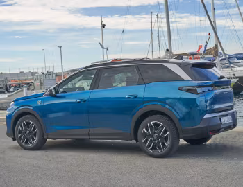 Peugeot 5008 GT Hybrid [Worldwide] '2024–pr.