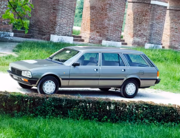 Peugeot 505 Break GR [Worldwide] '1982–86