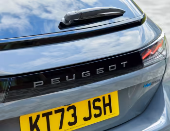 Peugeot 508 GT HYBRID SW [UK-spec] '2023–24