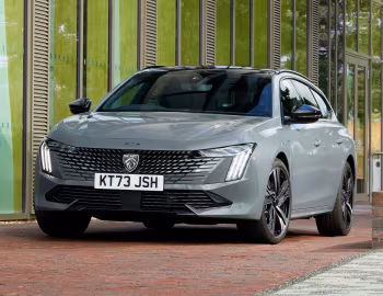 Peugeot 508 GT HYBRID SW [UK-spec] '2023–24
