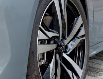Peugeot 508 GT HYBRID SW [UK-spec] '2023–24