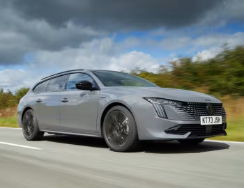 Peugeot 508 GT HYBRID SW [UK-spec] '2023–24