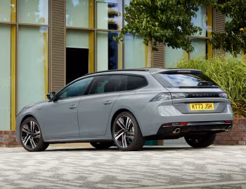 Peugeot 508 GT HYBRID SW [UK-spec] '2023–24
